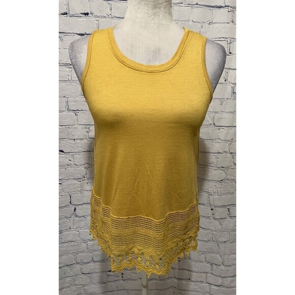 Studio JPR Tops - Studio JPR Women's Yellow Embroidered Geometric Print Blouse Shirt NWT Petite S